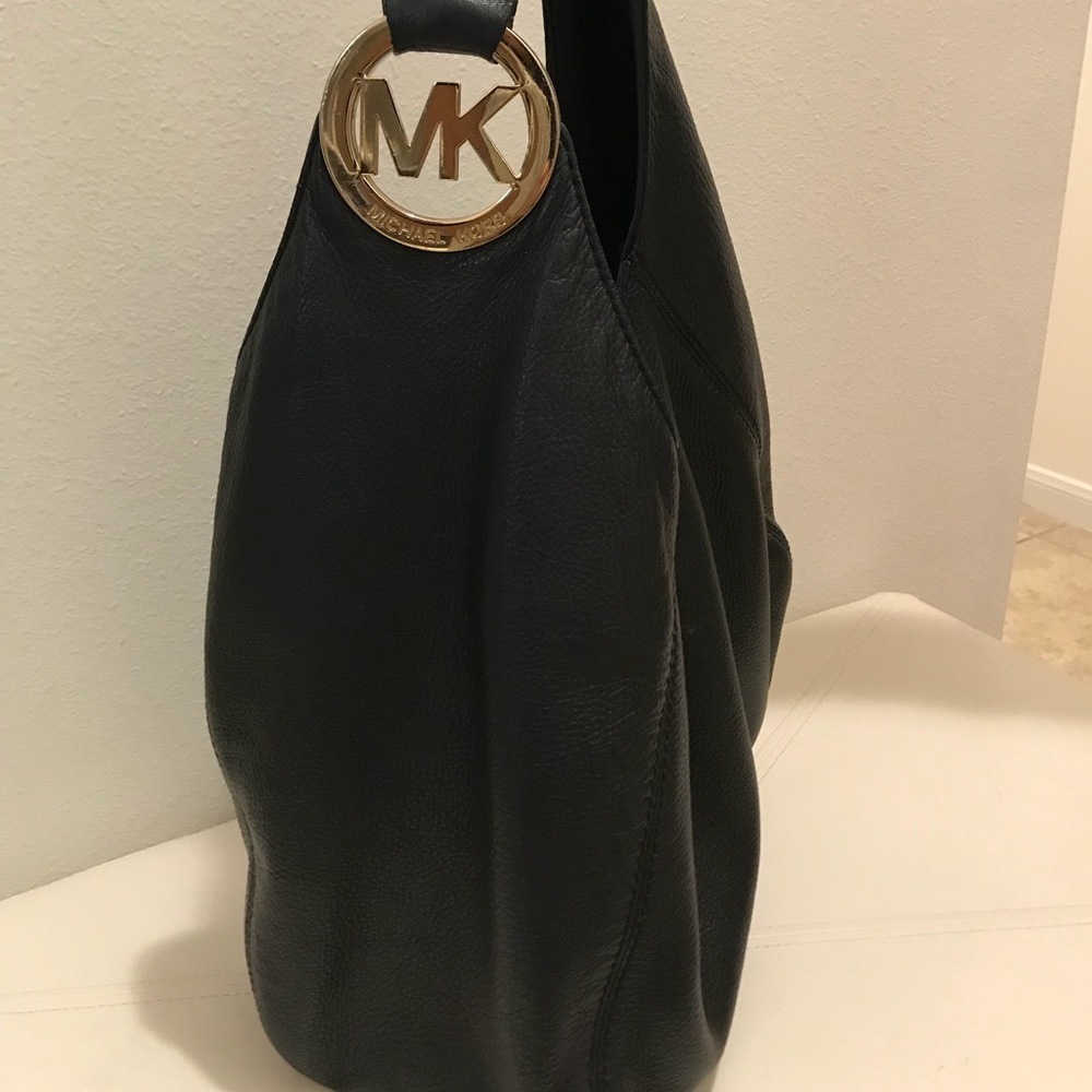 Black leather shoulder bag / Michael Kors